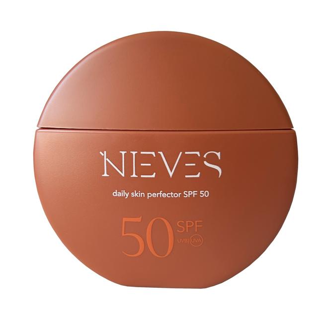 Perfector of Daily Skin by Nieves de Nieves Álvarez. (36.99 euros).